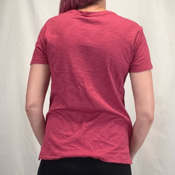 GAP Womens Basic Branded T Tee Shirt S SM Small Wine Merlot Red White Hi Low NWT - Picture 2 of 13